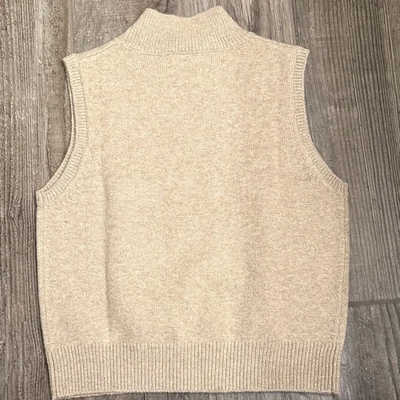 Elegant Tan Turtleneck Sweater Vest - Picture 4 of 5